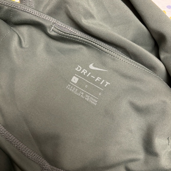 NIKE Swoosh Women's Tight Fit Reflective Running leggings - Picture 4 of 5